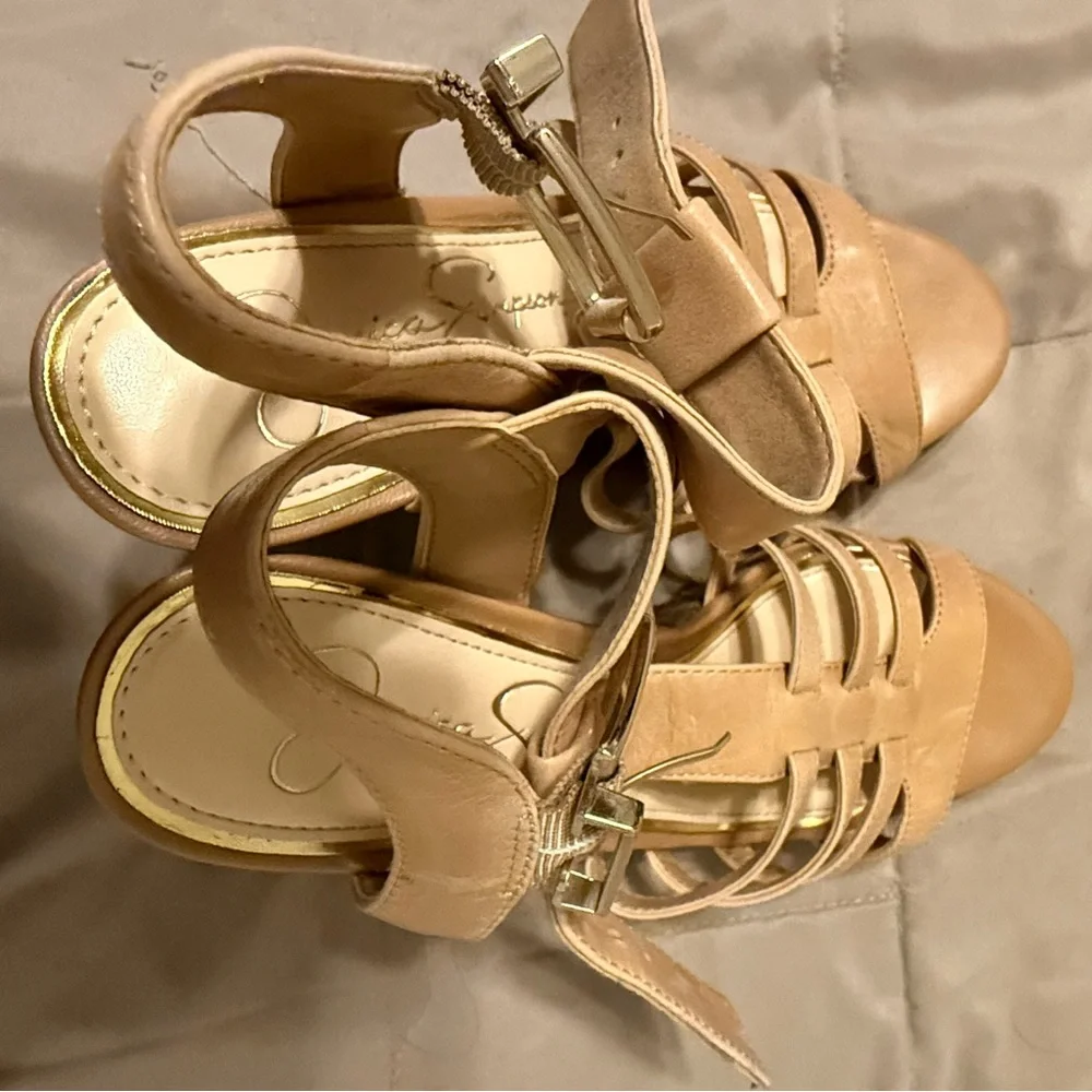 Jessica Simpson Jenna nude gladiator style platform wedge sandals EUC 7.5